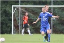 Schneller als Nicolas Müller (rote Haare) ist hier Jahn-Verteidiger Steffen Konrad.
