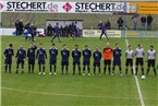 Beide Mannschaften begrüßten die Fans auf der Haupttribüne. Hier der VFL Frohnlach...