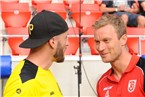 Sebastian Glasner (links) und der noch verletzte Ex-Bundesligakicker Thomas Paulus: Die beiden verbindet ein herzliches Verhältnis aus gemeinsamen FCN-Zeiten.