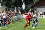 Karlburgs Dominik Bathon (li.) im Laufduell mit seinem Unterpleichfelder Gegenspieler Marcel Adrow.