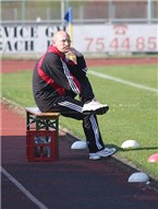 Bereits vor dem Spiel schien der Trainer der Burgfarrnbacher Patrick Frühwald nachdenklich zu sein. Zumindest war er namensgerechnet "früh" am Platz!