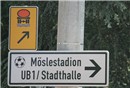 Endstation Möslestadion: Besucher, Spieler und andere Wasser gefährdende Stoffe rechts ab!