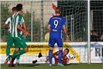 Unglücklich lässt Erdem Ünal den Ball nach vorne prallen. Manu Stark kann abstauben.