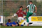 Den kann man mal machen. Bastian Herzner scheitert an Keeper Ünal.