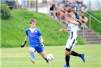 ASV-Keeper Alexander Kohl kommt vor Alexander Brüx ans Leder - der stand aber vorher im Abseits.