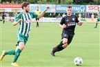 Wer ist eher am Ball: Sands Philipp Markof (re.) oder der Großbardorfer Dominik Zehe?