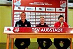 Bei der Pressekonferenz von links: Nürnbergs Coach Marek Mintal, Philipp Müller vom TSV Aubstadt und der Trainer Josef Francic.