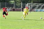 ... doch der Keeper kann sich durchsetzen und den Ball behaupten.